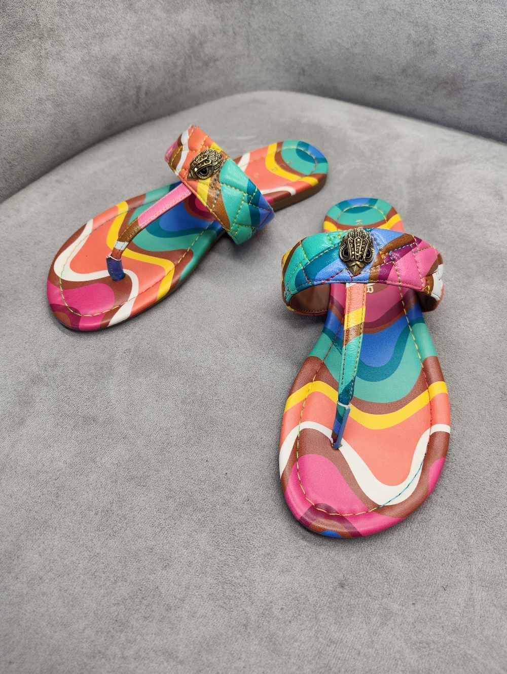 Kurt Geiger Kensington Sandals 8 Abstract Orange Tan T-Bar Thong Logo New $180